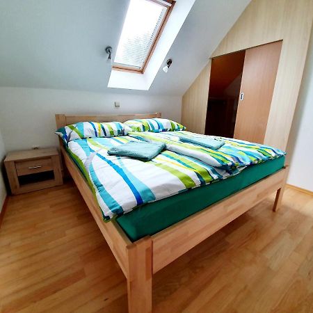 Apartmany Srni U Hlinska هلينسكو المظهر الخارجي الصورة
